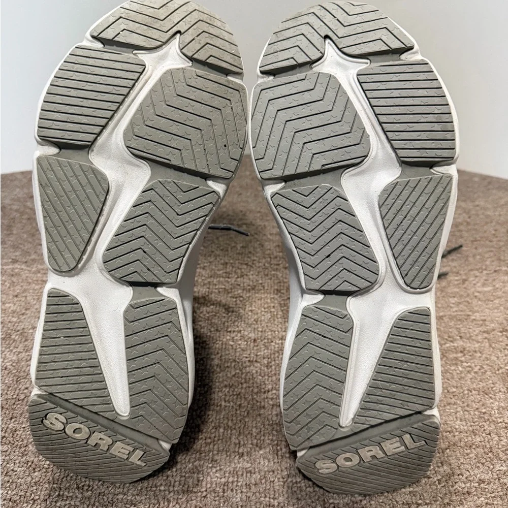Sorel Women's Kinetic RNEGD Caribou Insulated Sneaker, size 8.5 EUC